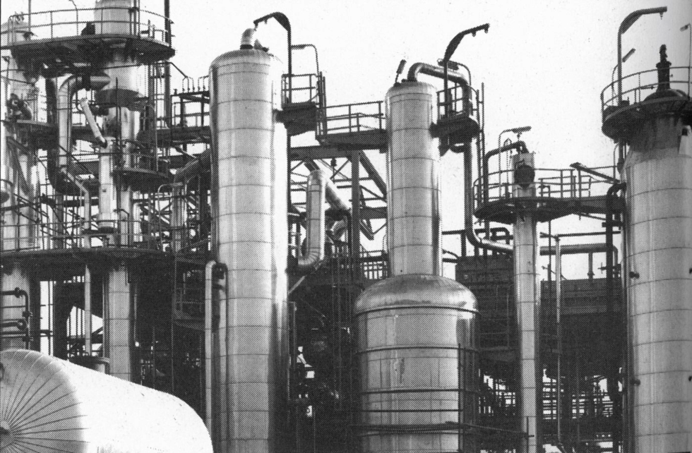 Το διυλιστήριο της Motor Oil στους Αγίους Θεοδώρους την εποχή των εγκαινίων του (1972)